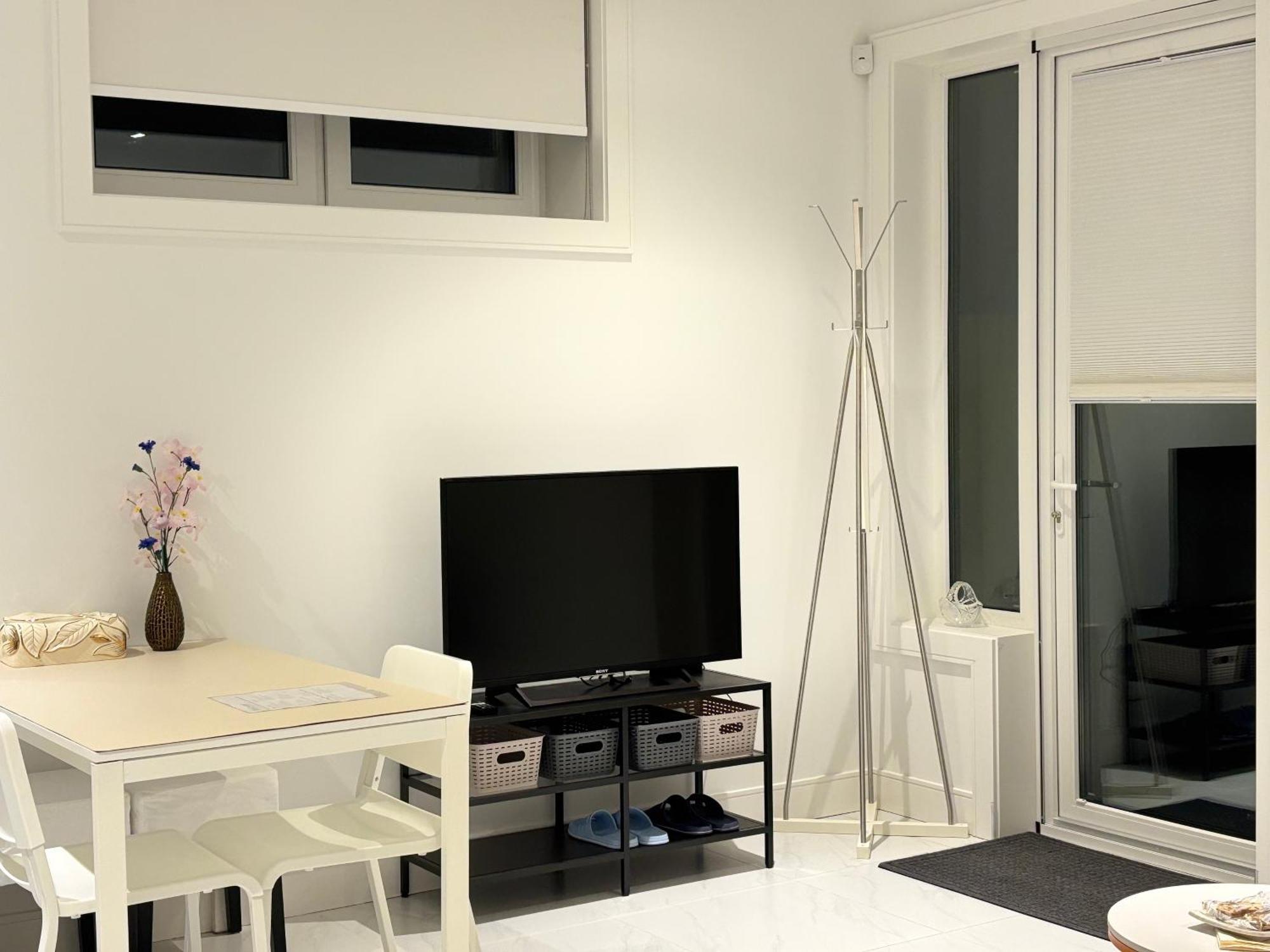 Cozy Family Suite In Vancouver Near Ubc Exterior photo